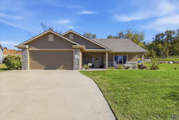 4428 SW Brandywine Ln, Topeka, KS 66610