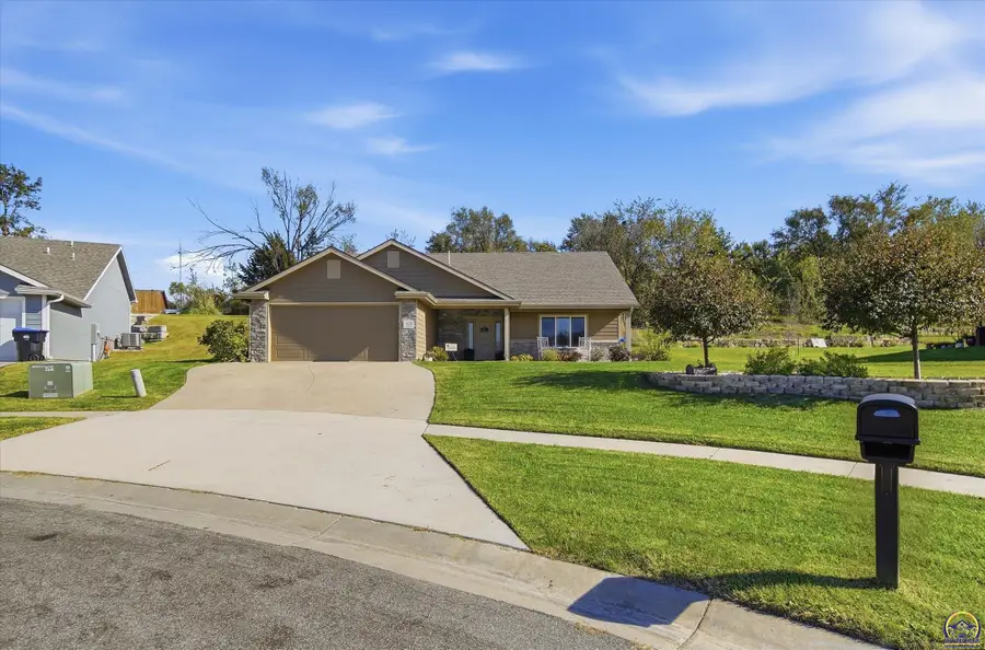 4428 SW Brandywine Ln, Topeka, KS 66610 - #2