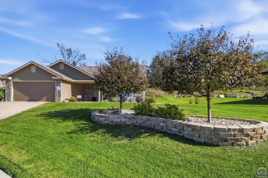 4428 SW Brandywine Ln, Topeka, KS 66610 - #3