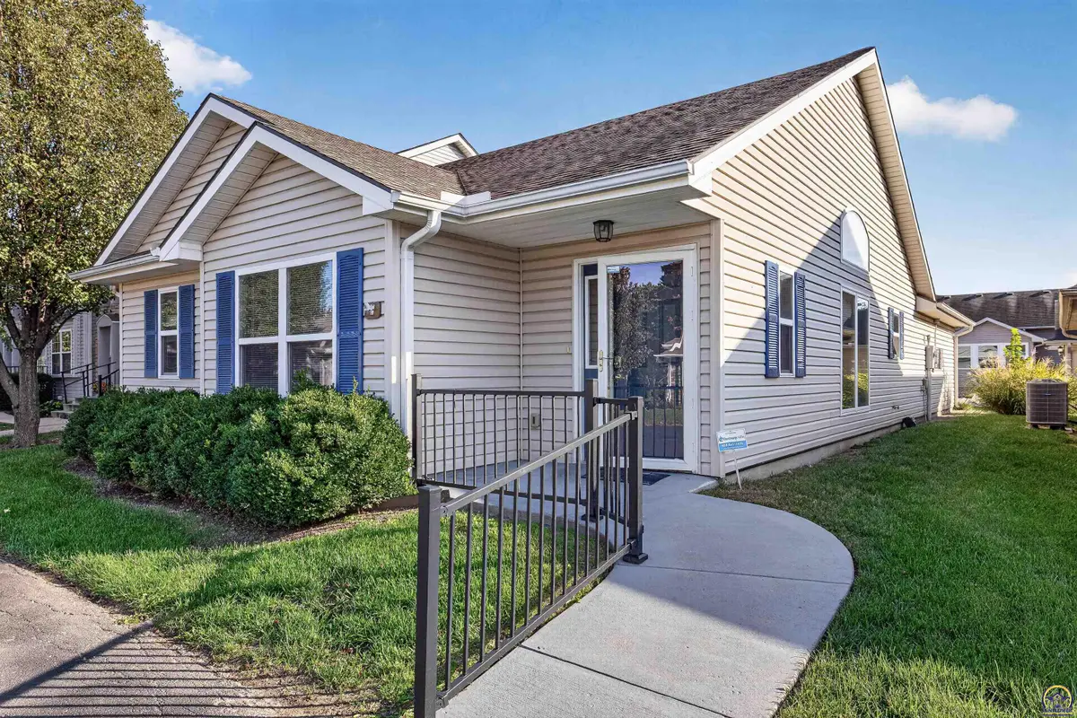5511 SW Chapella St, Topeka, KS 66614-4042 - #1