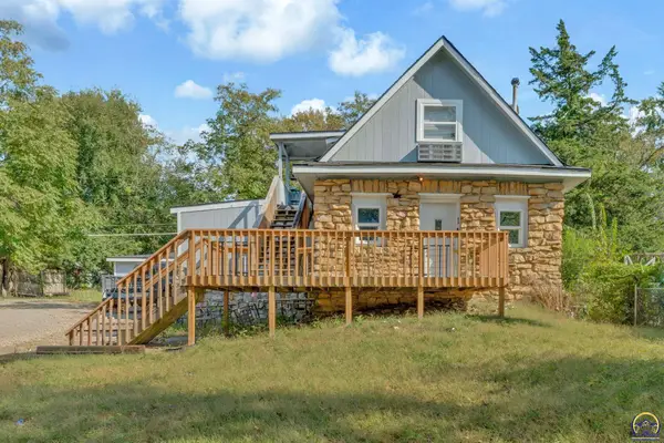 2820 SE Massachusetts Ave, Topeka, KS 66605