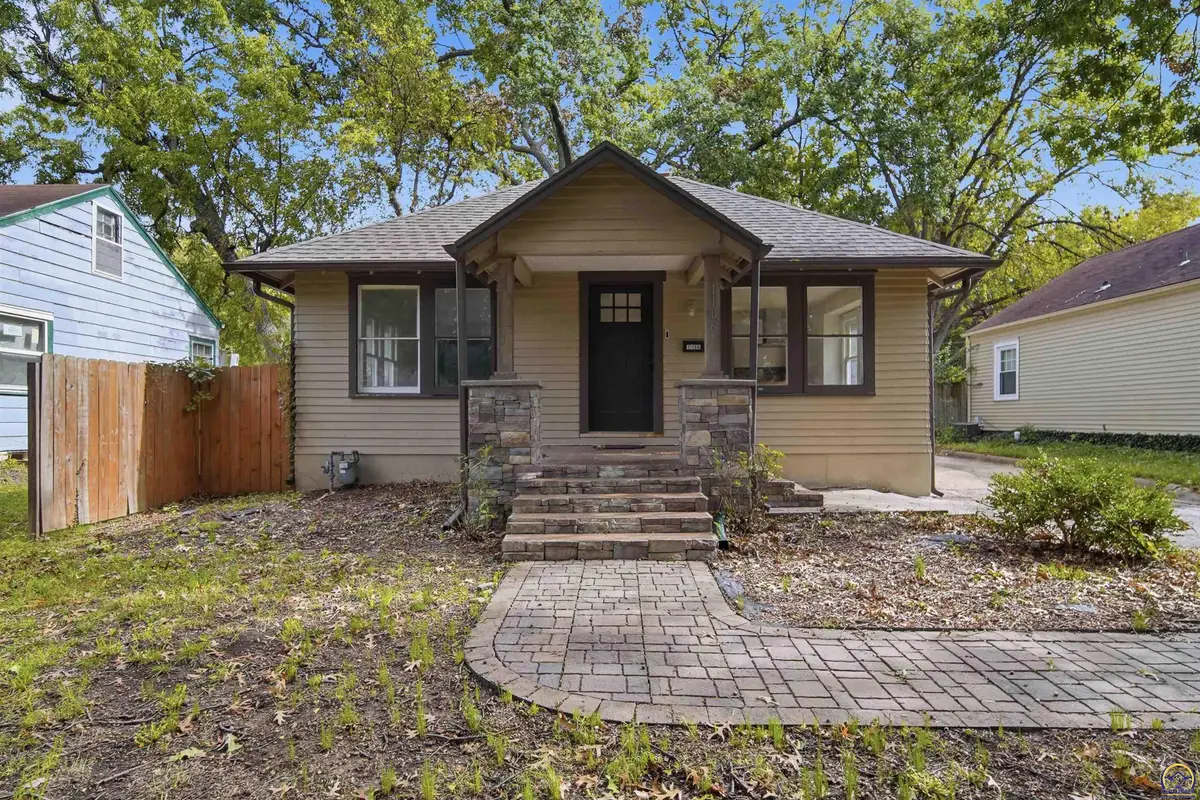 1106 SW Webster Ave, Topeka, KS 66604 - #1