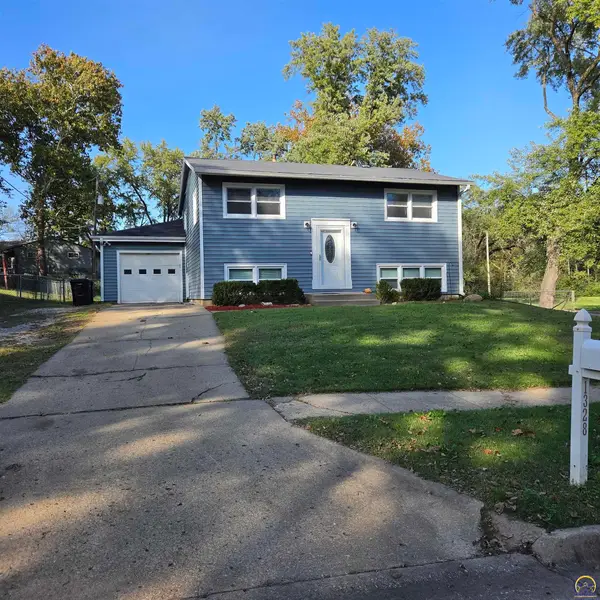 1328 SE 19th St, Topeka, KS 66607