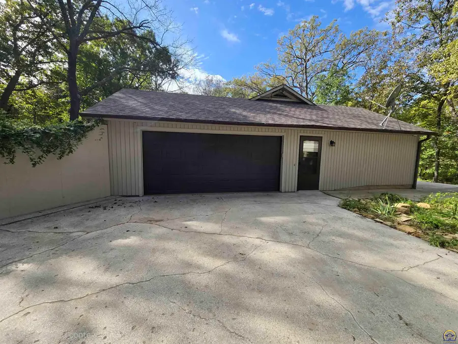 9495 Deer Trail Rd, Hoyt, KS 66440 - #2