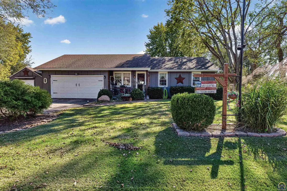 235 NE 59th St, Topeka, KS 66617 - #1