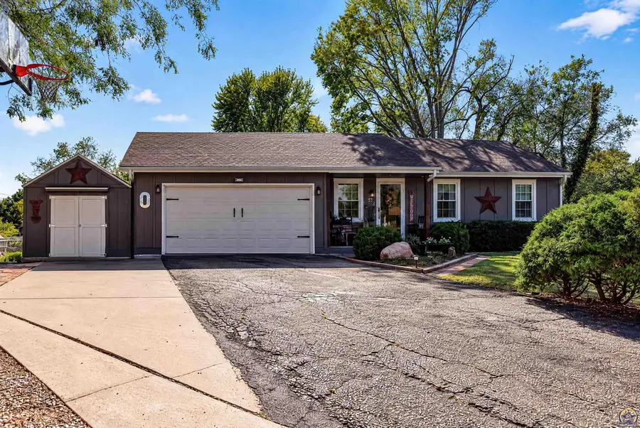 235 NE 59th St, Topeka, KS 66617 - #3