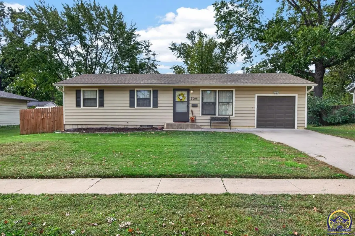 3201 SW 31st St, Topeka, KS 66614 - #1