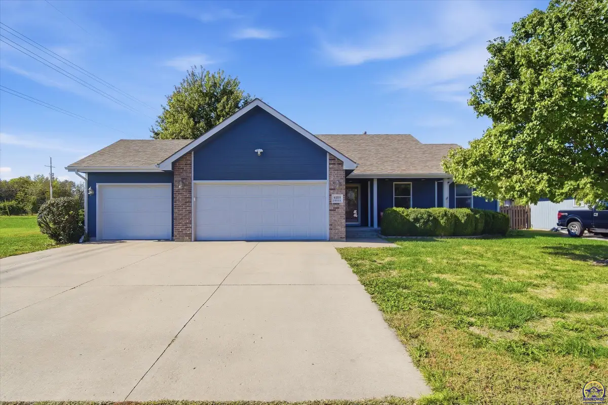 4109 SW Moundview Dr, Topeka, KS 66610 - #1