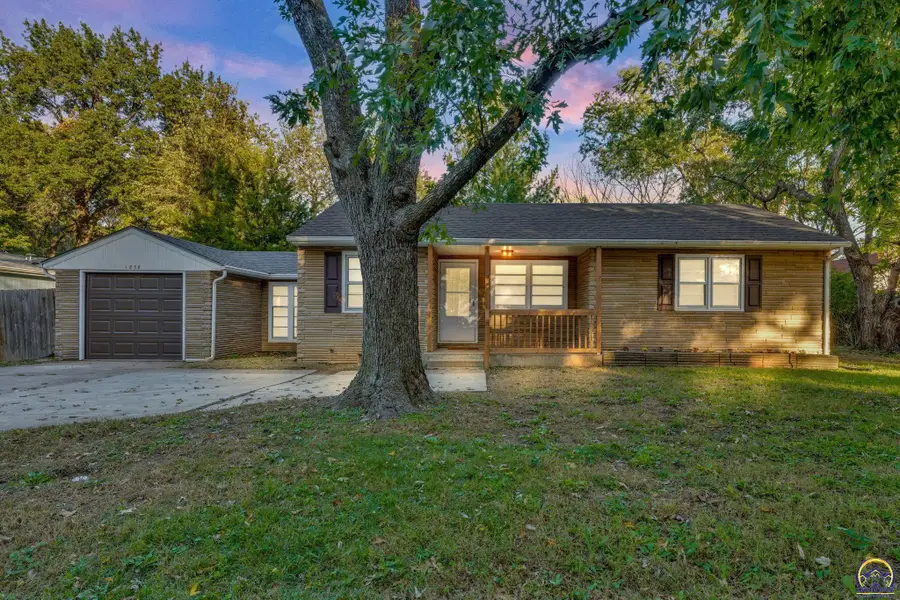 1838 SW Mission Ave, Topeka, KS 66604 - #2