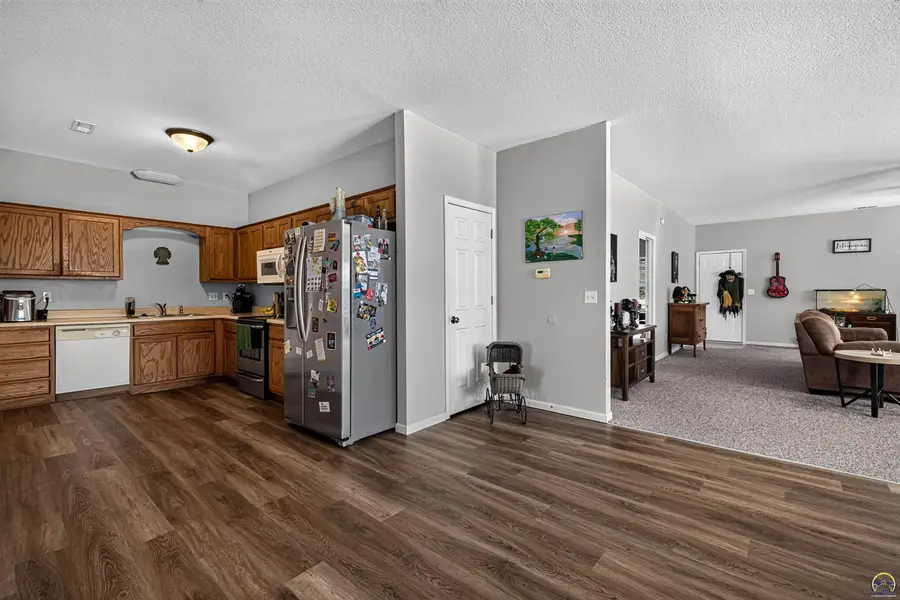 4206 SW Shenandoah Rd, Topeka, KS 66610 - #3