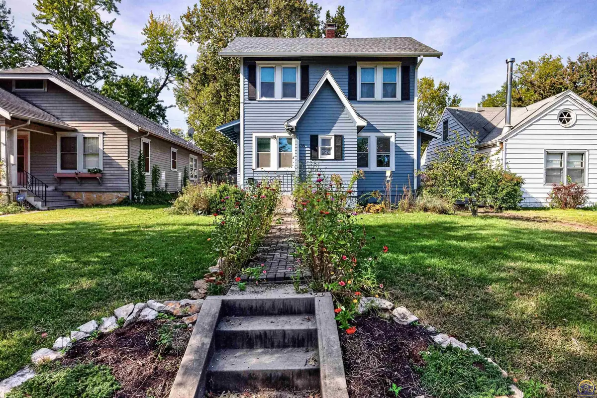 135 SW Broadmoor Ave, Topeka, KS 66606 - #1