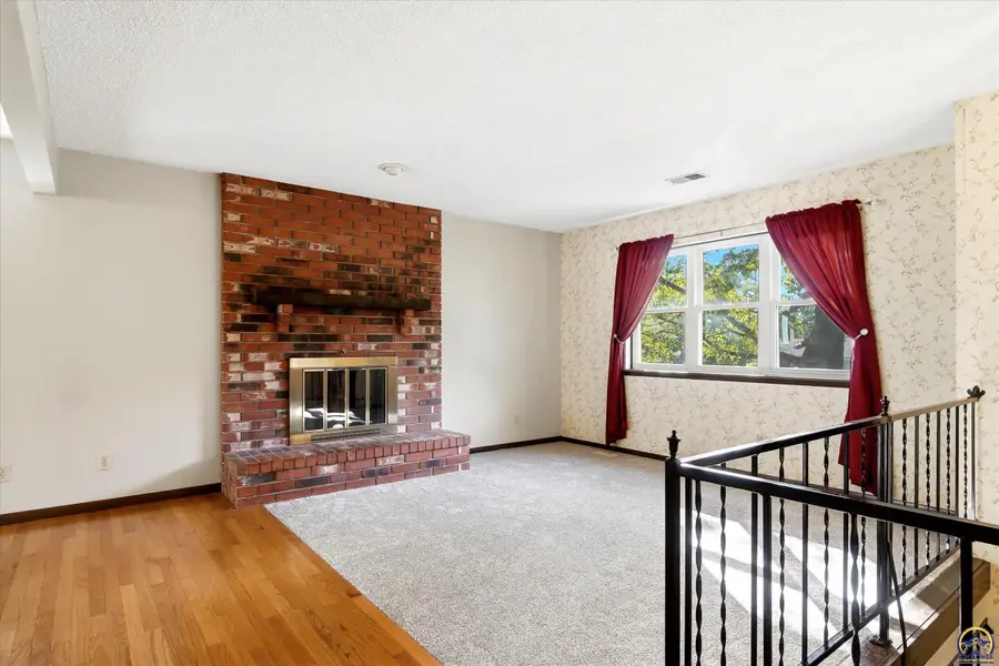 5217 NW 52nd St, Topeka, KS 66618 - #3