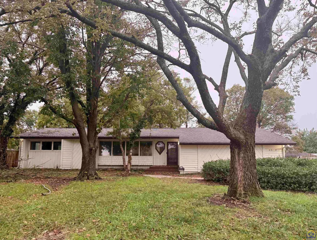 6335 SW 21st Ter, Topeka, KS 66614 - #1