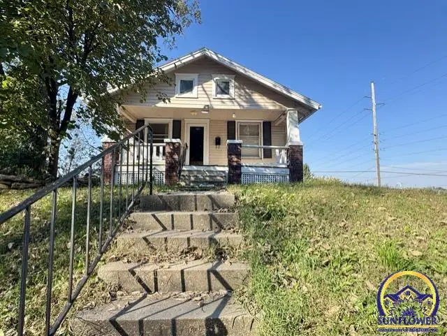 2107 SW Harrison St, Topeka, KS 66611 - #1
