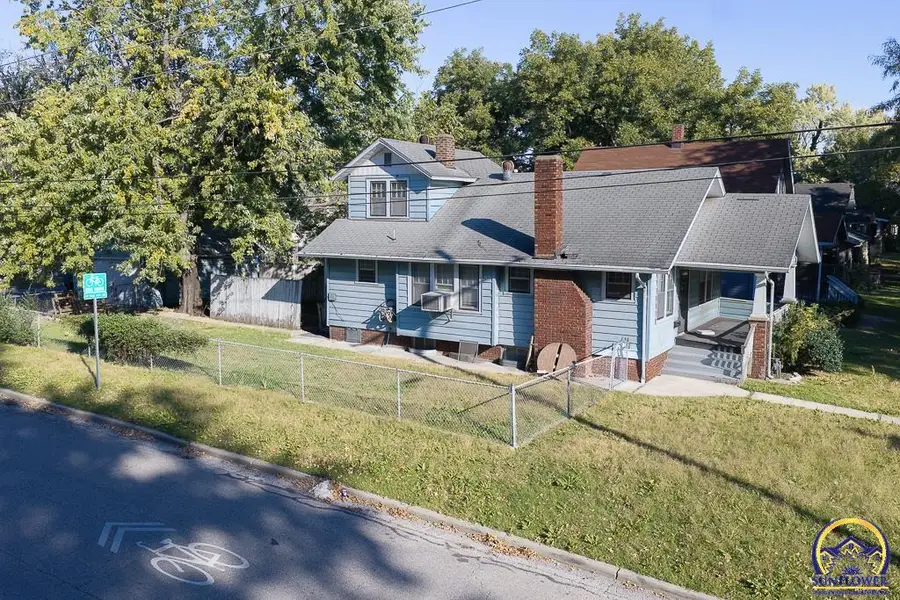 735 SW Lindenwood Ave, Topeka, KS 66606 - #2