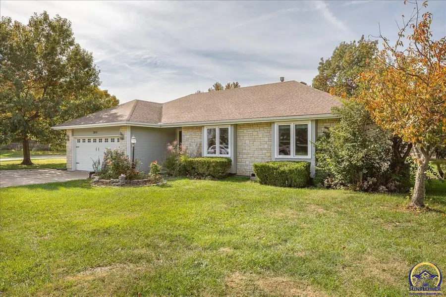 3611 SW Red Hawk Ct, Topeka, KS 66614 - #3