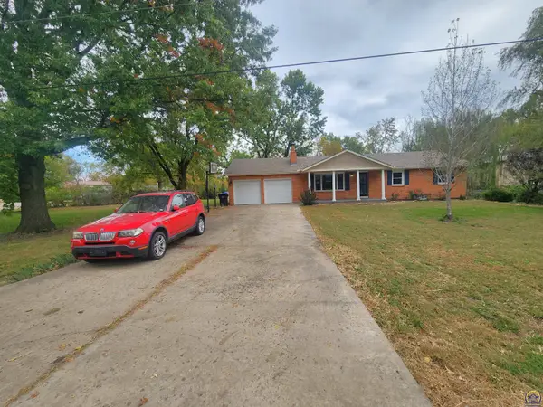 3720 SE Howard Dr, Topeka, KS 66605