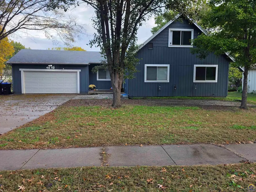 4842 SW Cochise Ave, Topeka, KS 66614 - #2