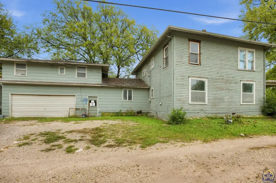 820 E Main St, Marion, KS 66861 - #3
