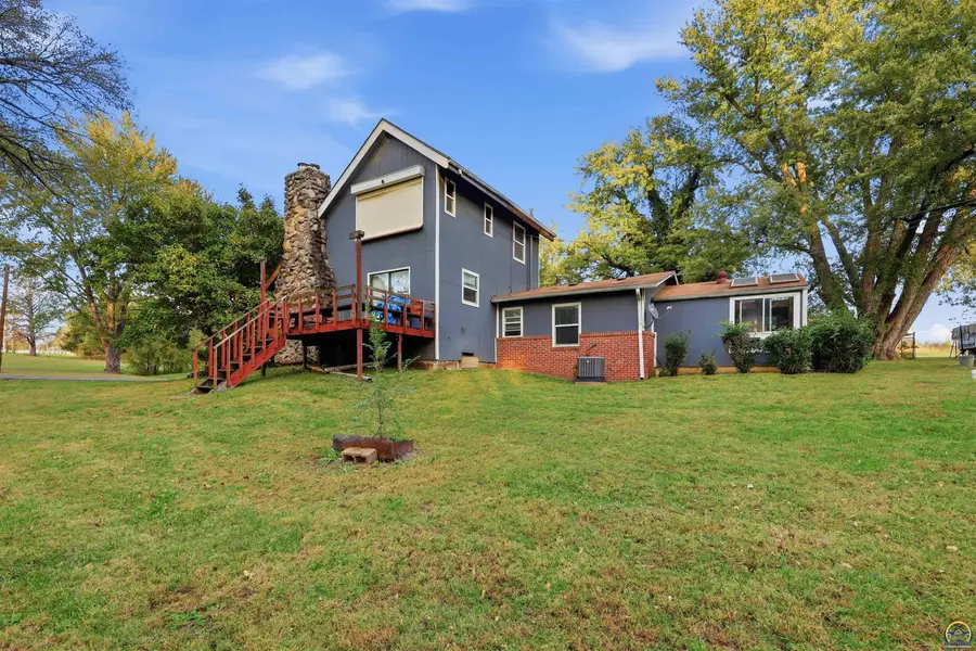 347 SE 93rd St, Wakarusa, KS 66546 - #3