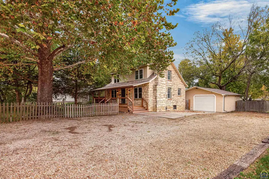 2824 SW 10th Ave, Topeka, KS 66604 - #2