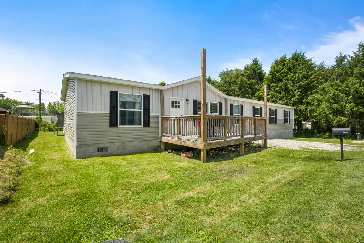 37 Wooten, Louisa, KY 41230 - #1