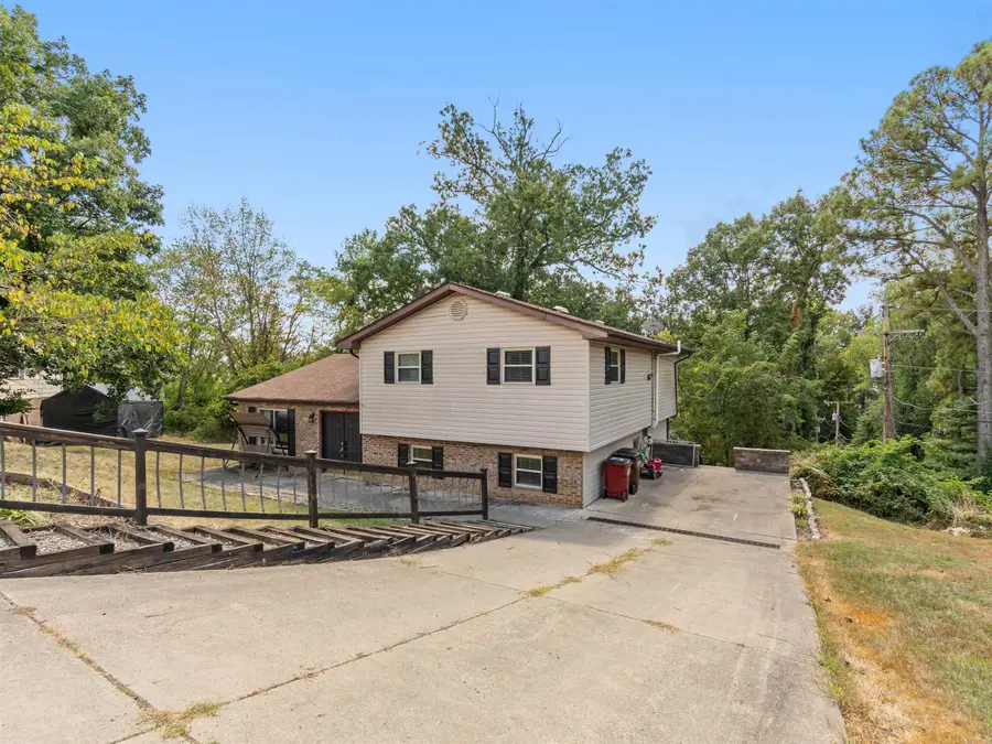 1116 Oakridge Court, Russell, KY 41169 - Image #2