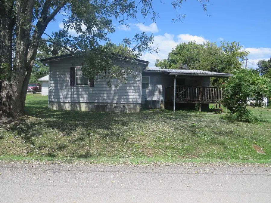 110 clark hill ave, Olive Hill, KY 41164 - Image #2