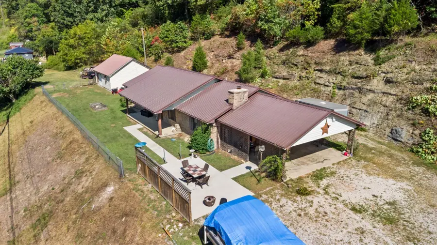 98 Isaac Park Road, Louisa, KY 41230 - Image #2