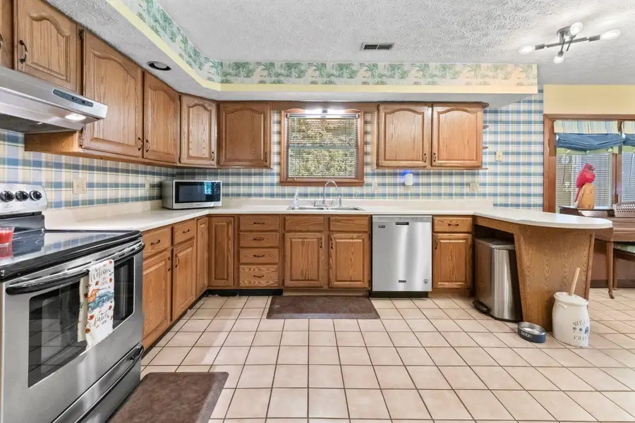 98 Isaac Park Road, Louisa, KY 41230 - Image #3