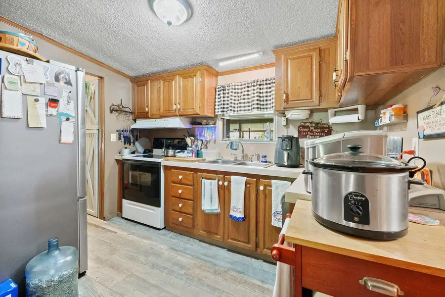 847 Shady Grove Road, Webbville, KY 41213 - Image #2