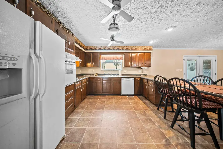 2403 Suzanne Court, Ashland, KY 41101 - #2