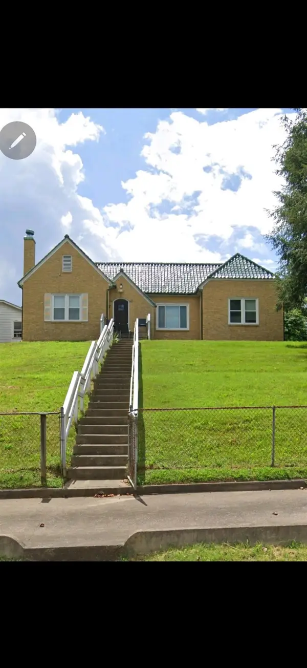 2108 Walnut Street, catlettsburg, KY 41129