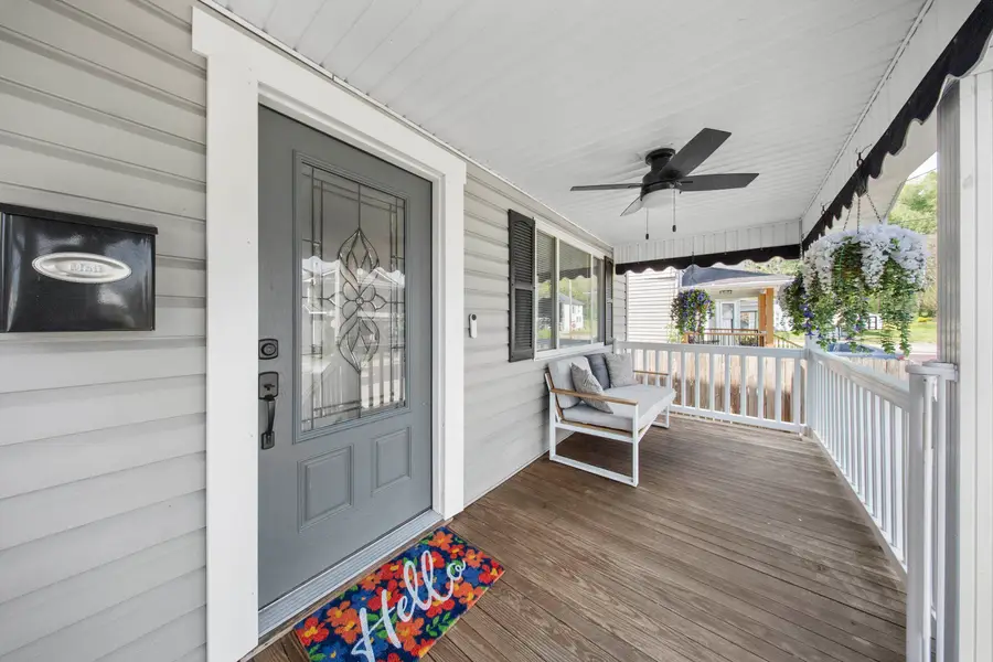 215 Amanda Street, Russell, KY 41169 - #2