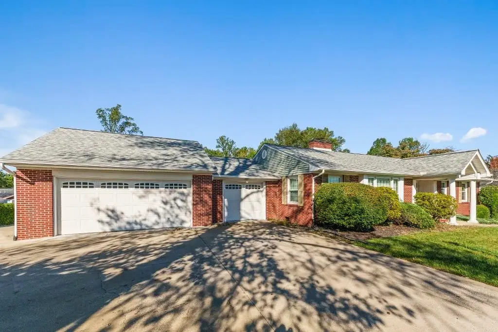 111 Country Club Drive, Ashland, KY 41101 - #1