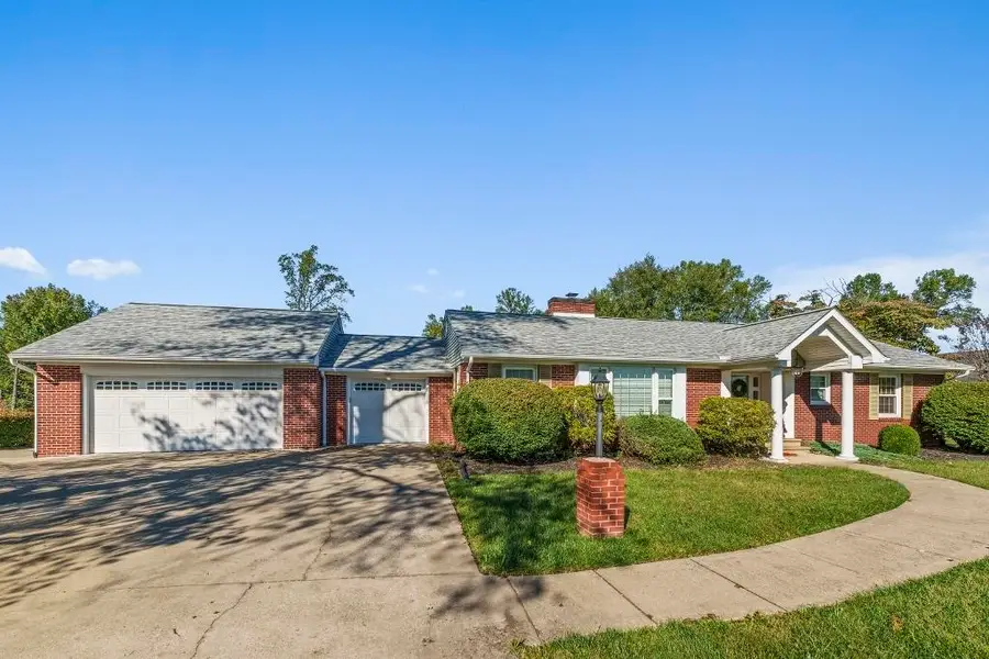 111 Country Club Drive, Ashland, KY 41101 - #2