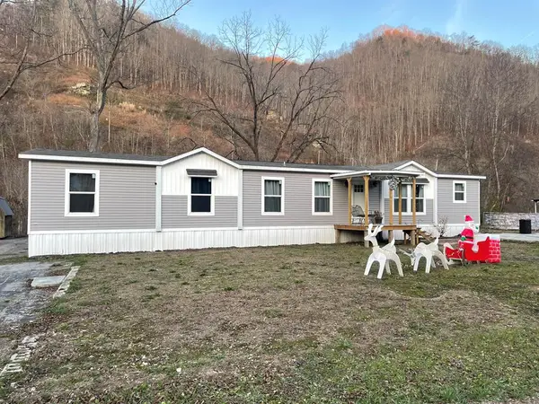 7124 Ky Hwy 7, Viper, KY 41774