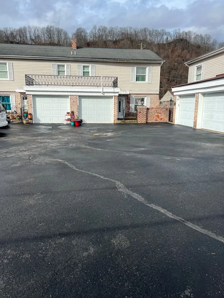 223 Central Avenue, South Williamson, KY 41503 - Image #2