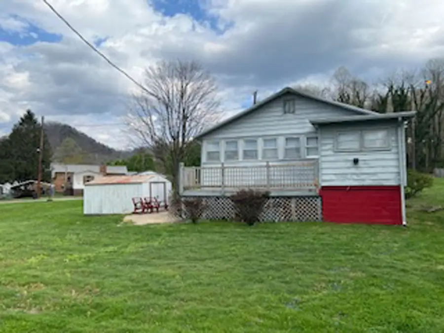270 S Patty Loveless Drive, Elkhorn City, KY 41522 - #3
