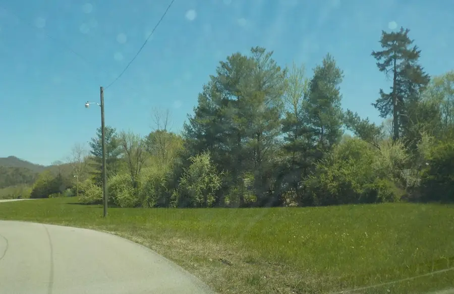 Address Withheld By Seller, Pikeville, KY 41501 - Image #3