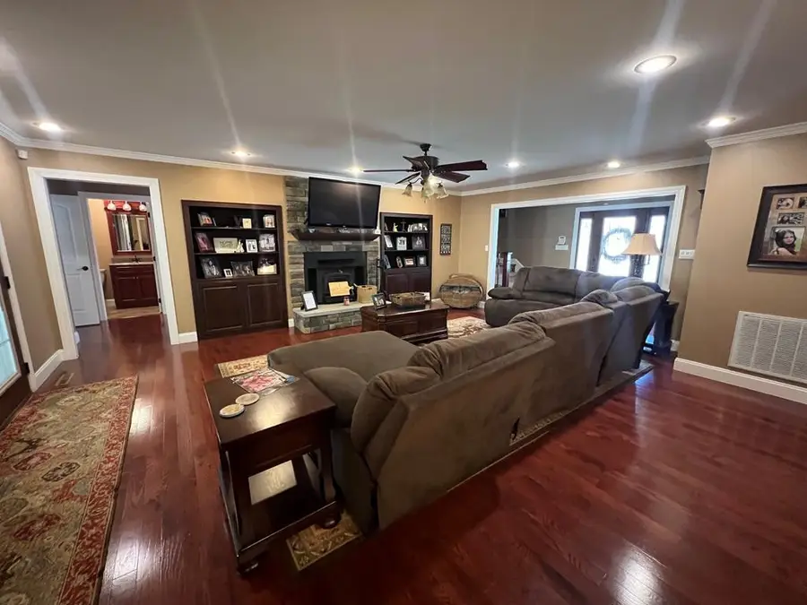 101 Church Street, Huddy, KY 41535 - Image #3