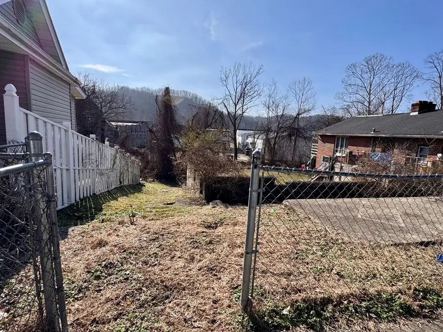 227 Pine Street, Paintsville, KY 41240 - Image #2