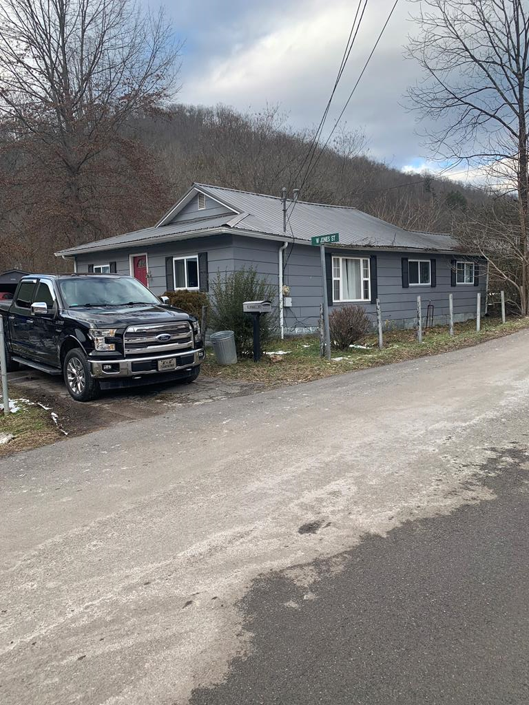 4 W Jones St, McDowell, KY 41647 - Image #2