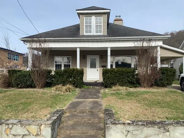 209 2nd Street, Paintsville, KY 41240