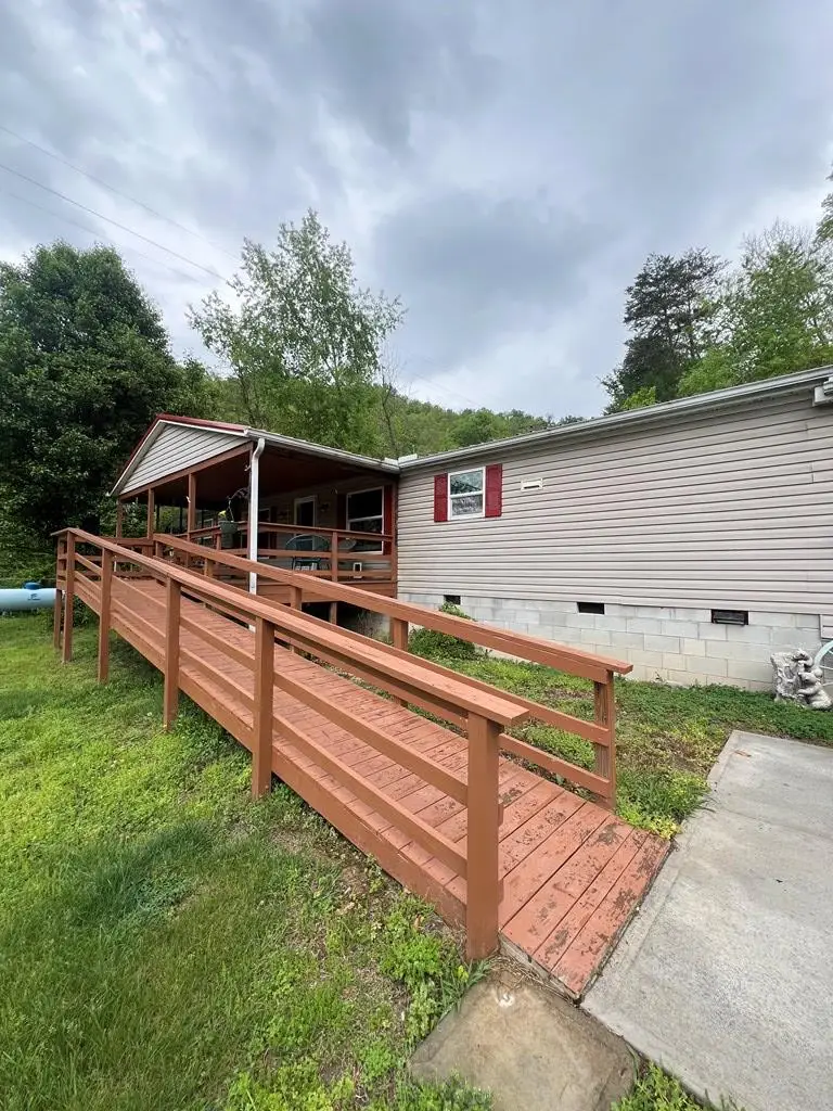 6262 Ky Rt 302, Van Lear, KY 41265 - #1