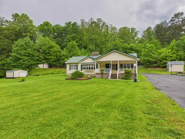 2325 Ky Rt 1107, Paintsville, KY 41240