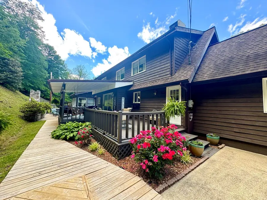 182 Jimmies Creek, Regina, KY 41559 - Image #2