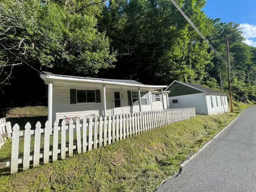 538/558 Chloe Rd, Pikeville, KY 41501 - Image #2