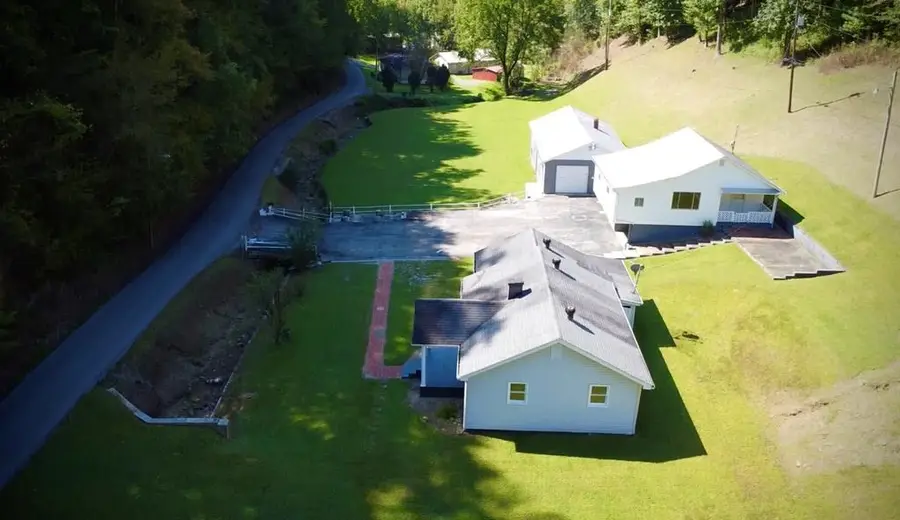 897 Harolds Branch Rd, Pikeville, KY 41501 - #3