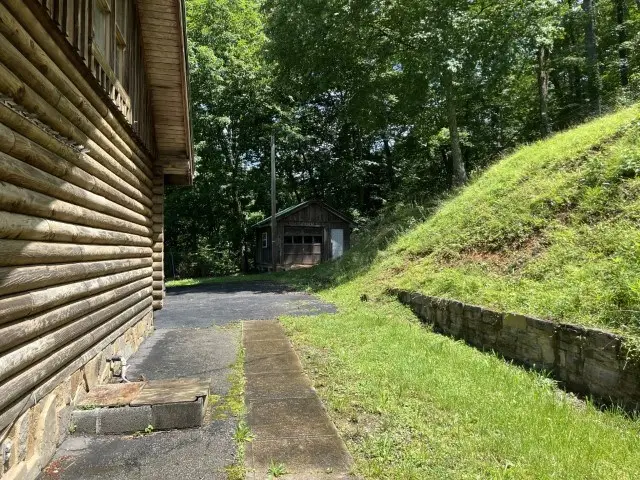 39135 E State Highway 194, Phelps, KY 41553 - Image #3